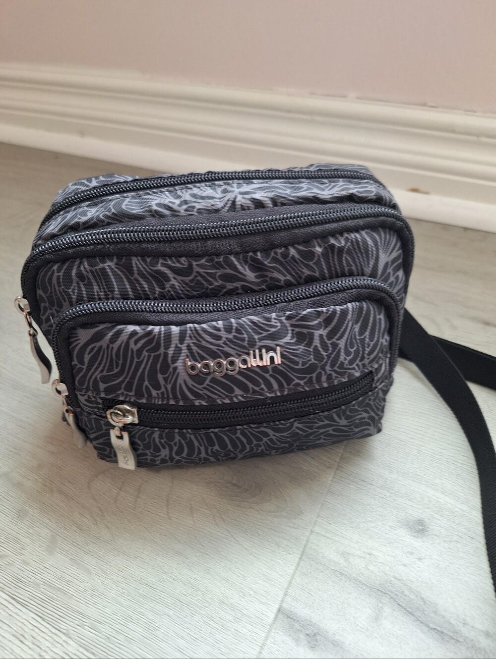 Baggallini Triple Zip Small Crossbody Bag Convertible Belt Bag Fanny Pack